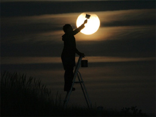 painting the moon